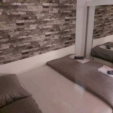 - Stan Na Dan Nina - Centar 아파트 페일