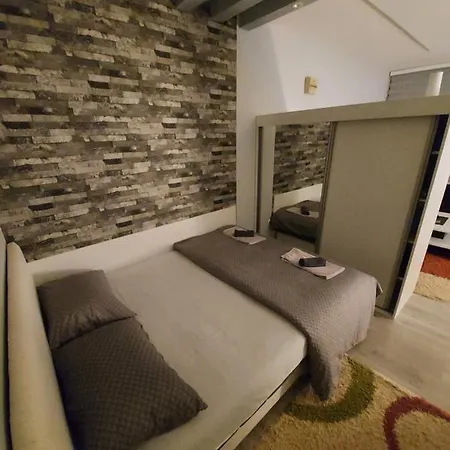 아파트 - Stan Na Dan Nina - Centar