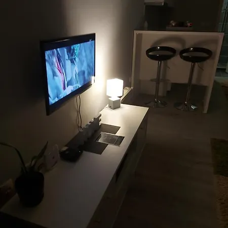 - Stan Na Dan Nina - Centar 아파트 *