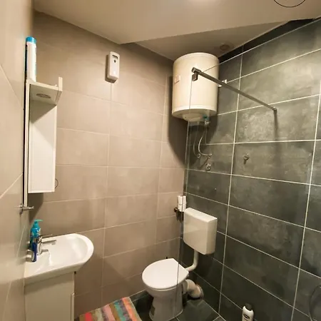 - Stan Na Dan Nina - Centar