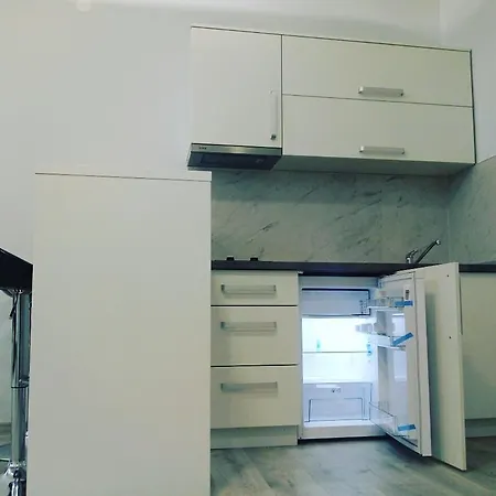 - Stan Na Dan Nina - Centar 아파트