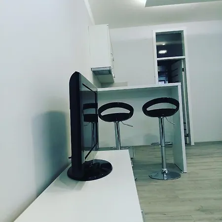 - Stan Na Dan Nina - Centar * 페일